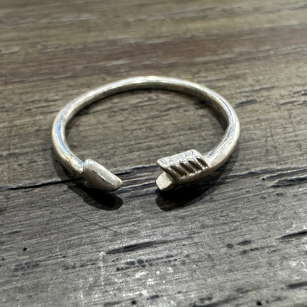 Arrow Silver Ring Adjustable